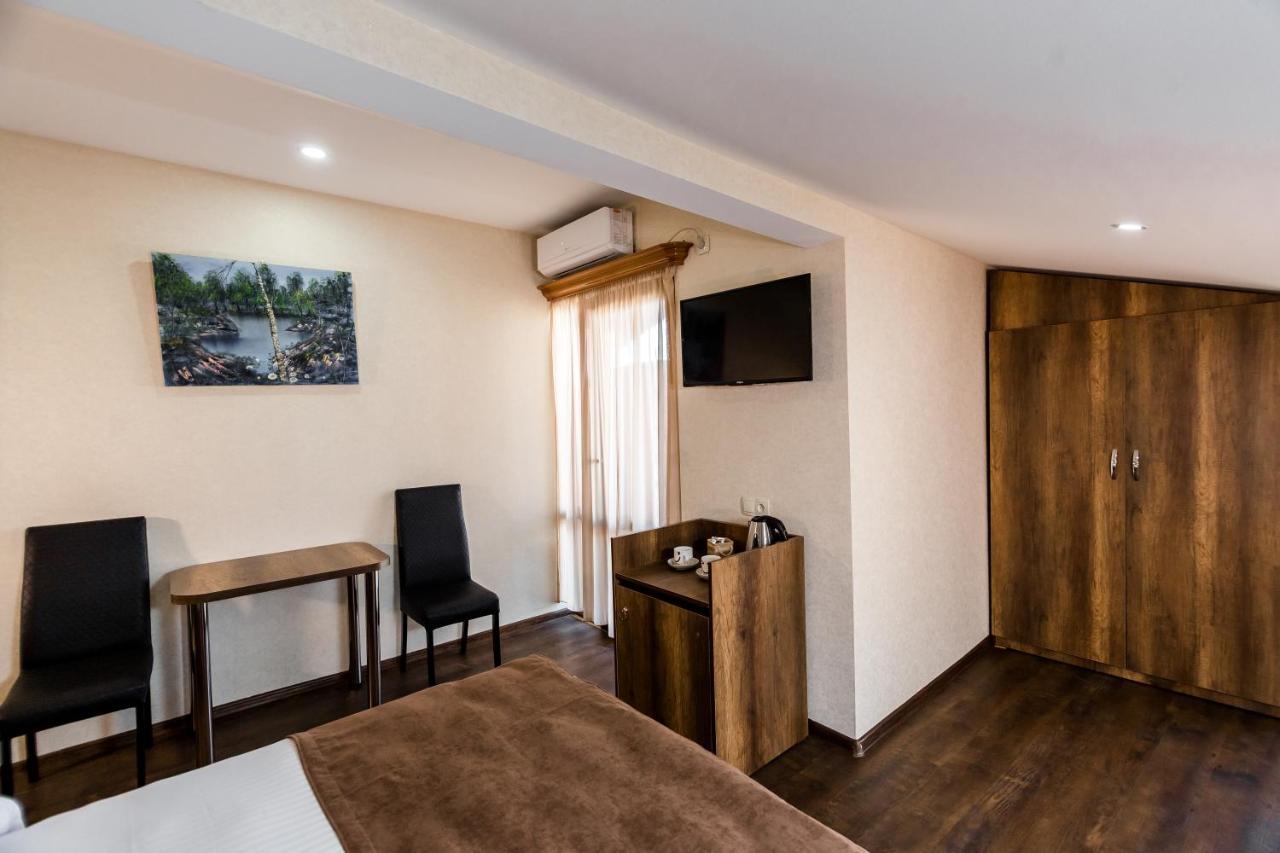George Hotel Тбилиси Экстерьер фото