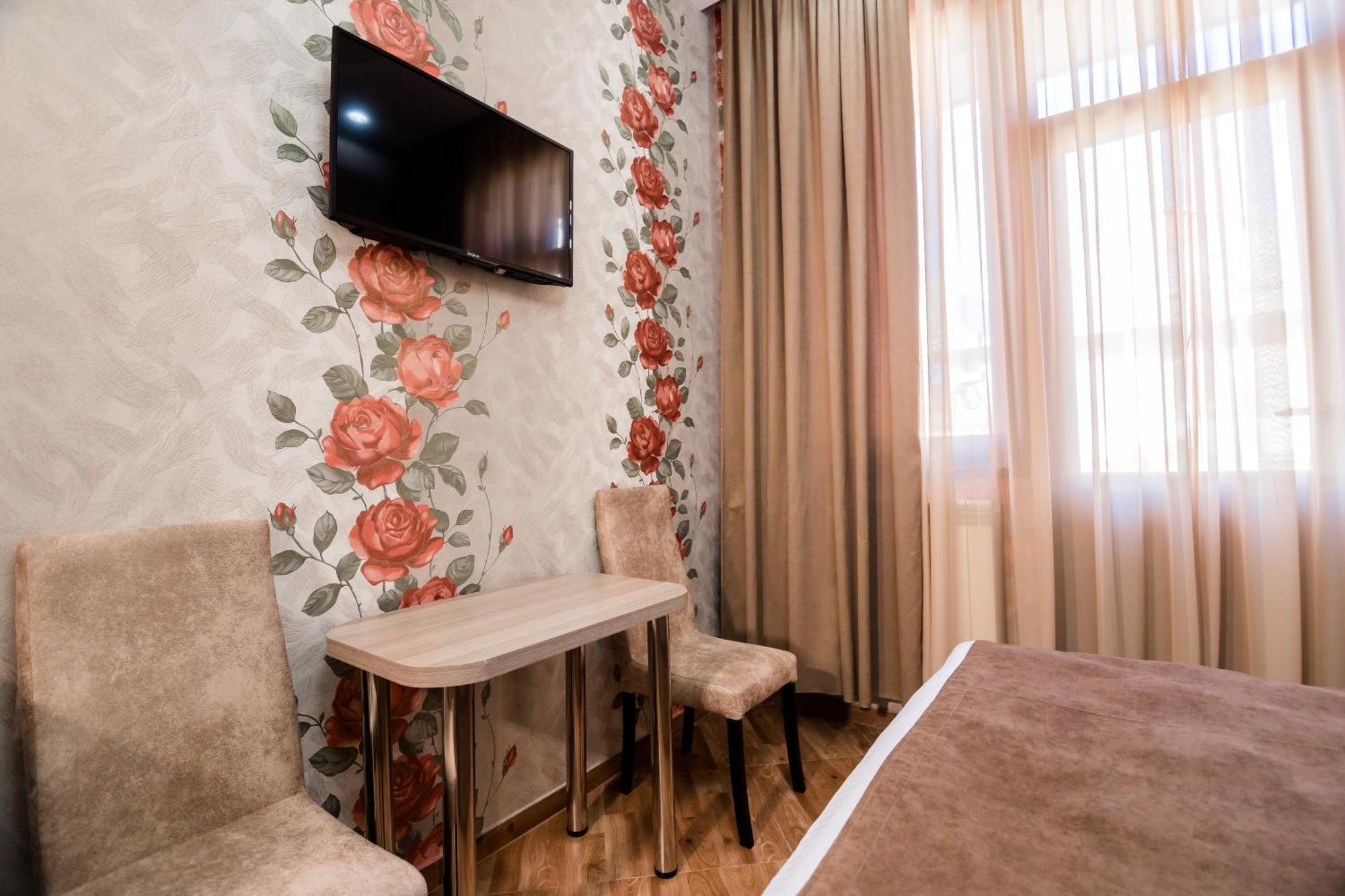 George Hotel Тбилиси Экстерьер фото
