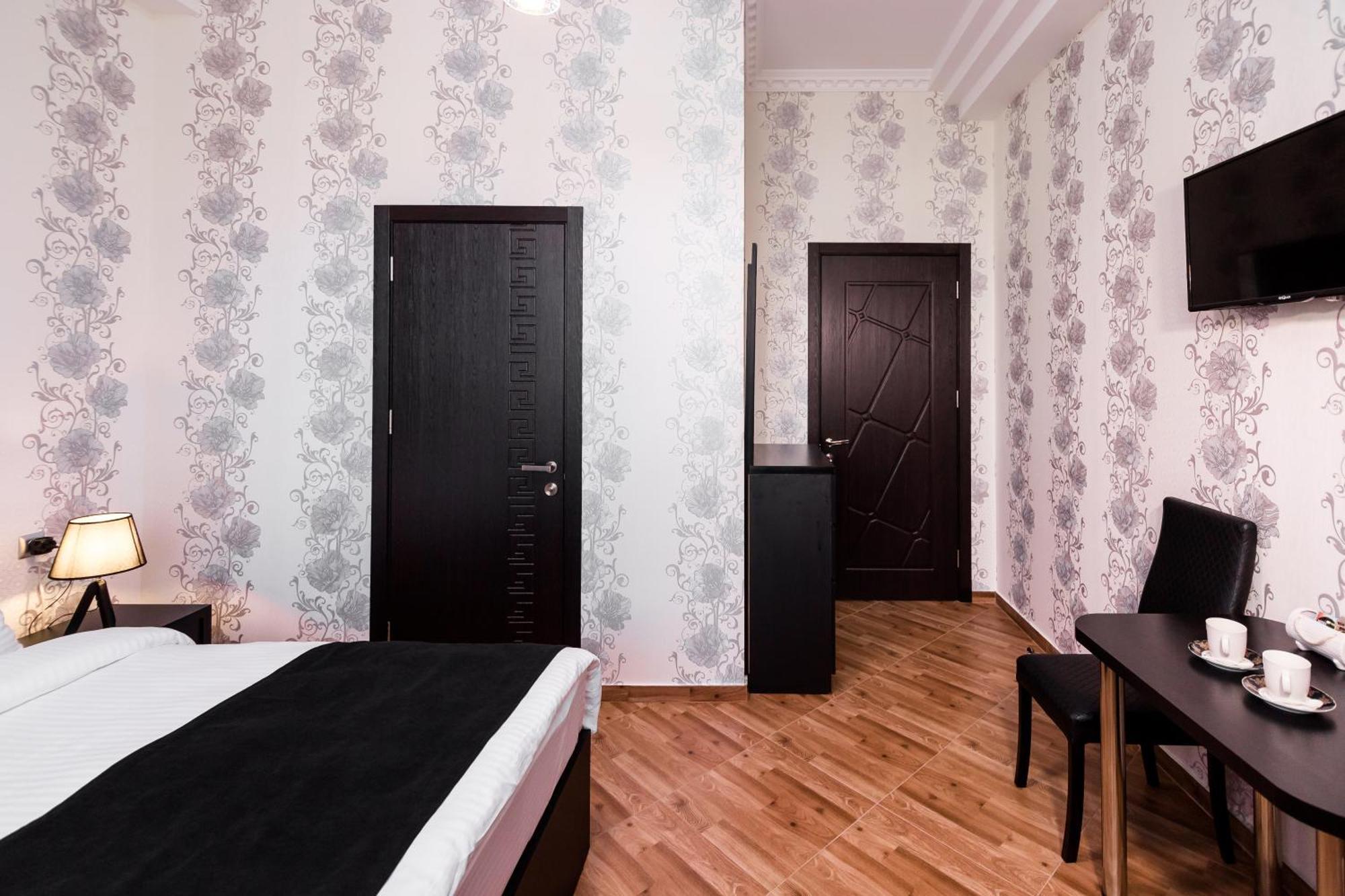George Hotel Тбилиси Экстерьер фото